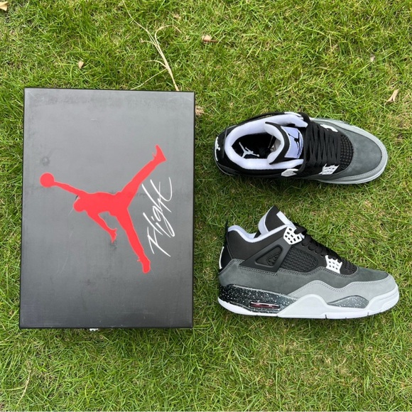 NEW!! 🔥🔥🔥Jordan 4 retro Black Grey and White Sneakers. - Picture 3 of 10
